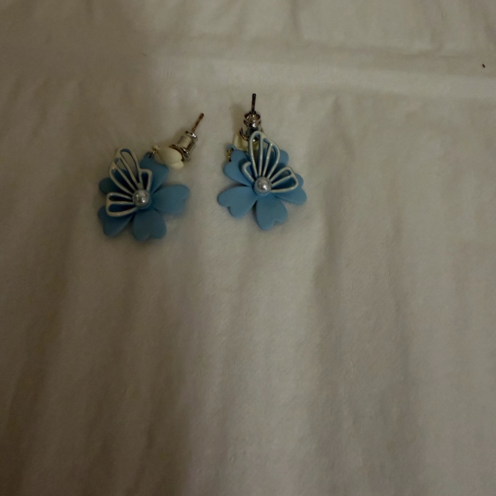 Earrings - Picture 2 of 2